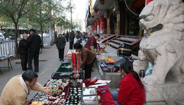 地摊卖什么最挣钱，月入2万的10个小生意